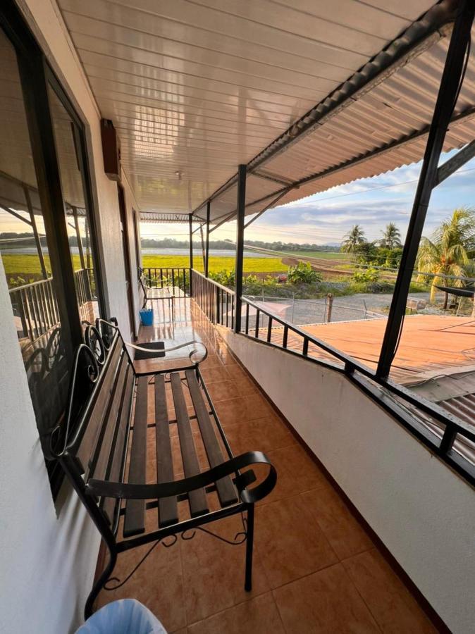Cabinas Playa Bandera Bed & Breakfast Parrita Exterior photo
