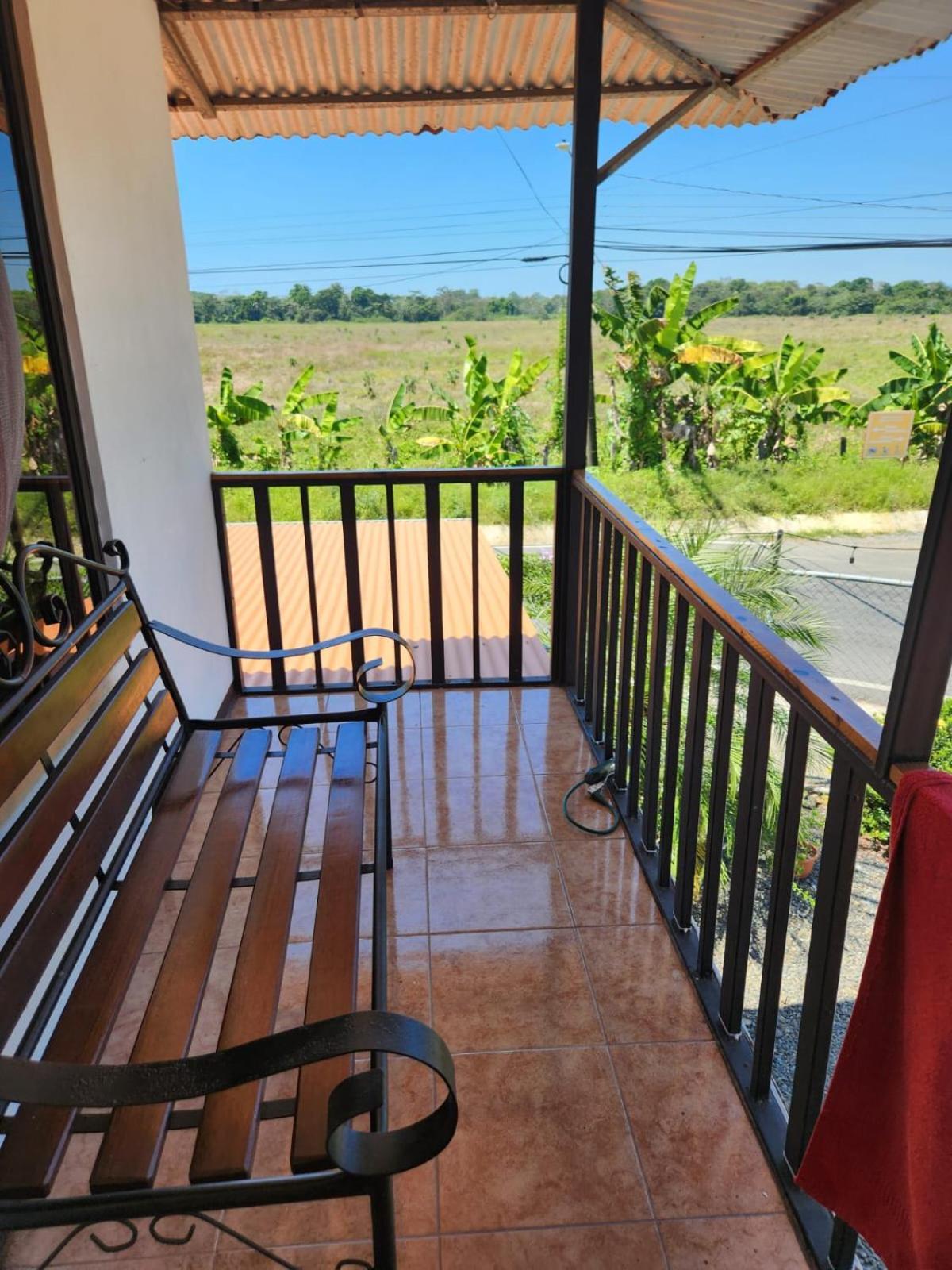 Cabinas Playa Bandera Bed & Breakfast Parrita Exterior photo